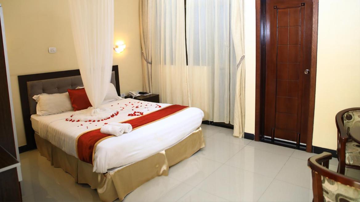 Lakemark Hotel And Tour Service Bahar Dar Esterno foto