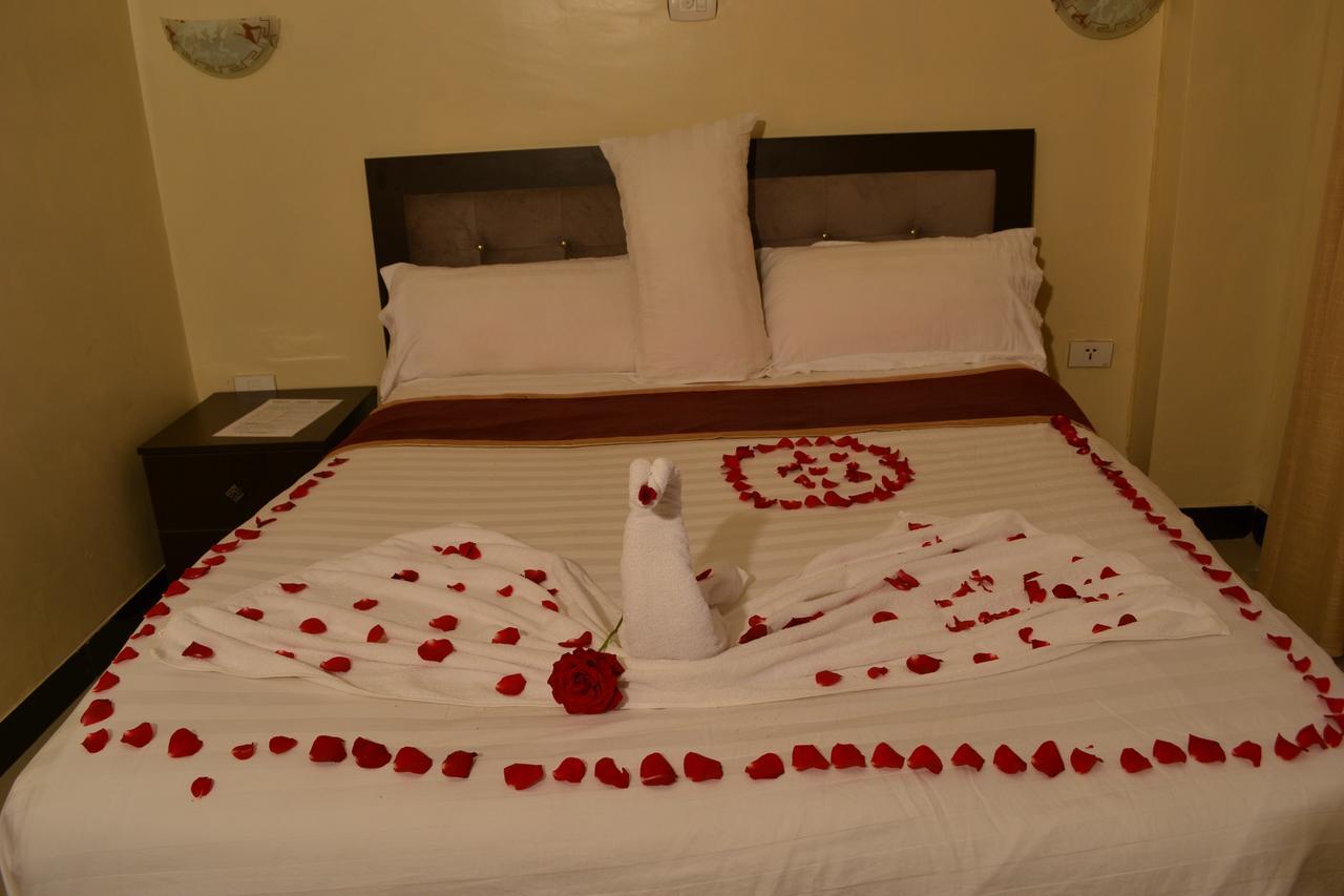 Lakemark Hotel And Tour Service Bahar Dar Esterno foto