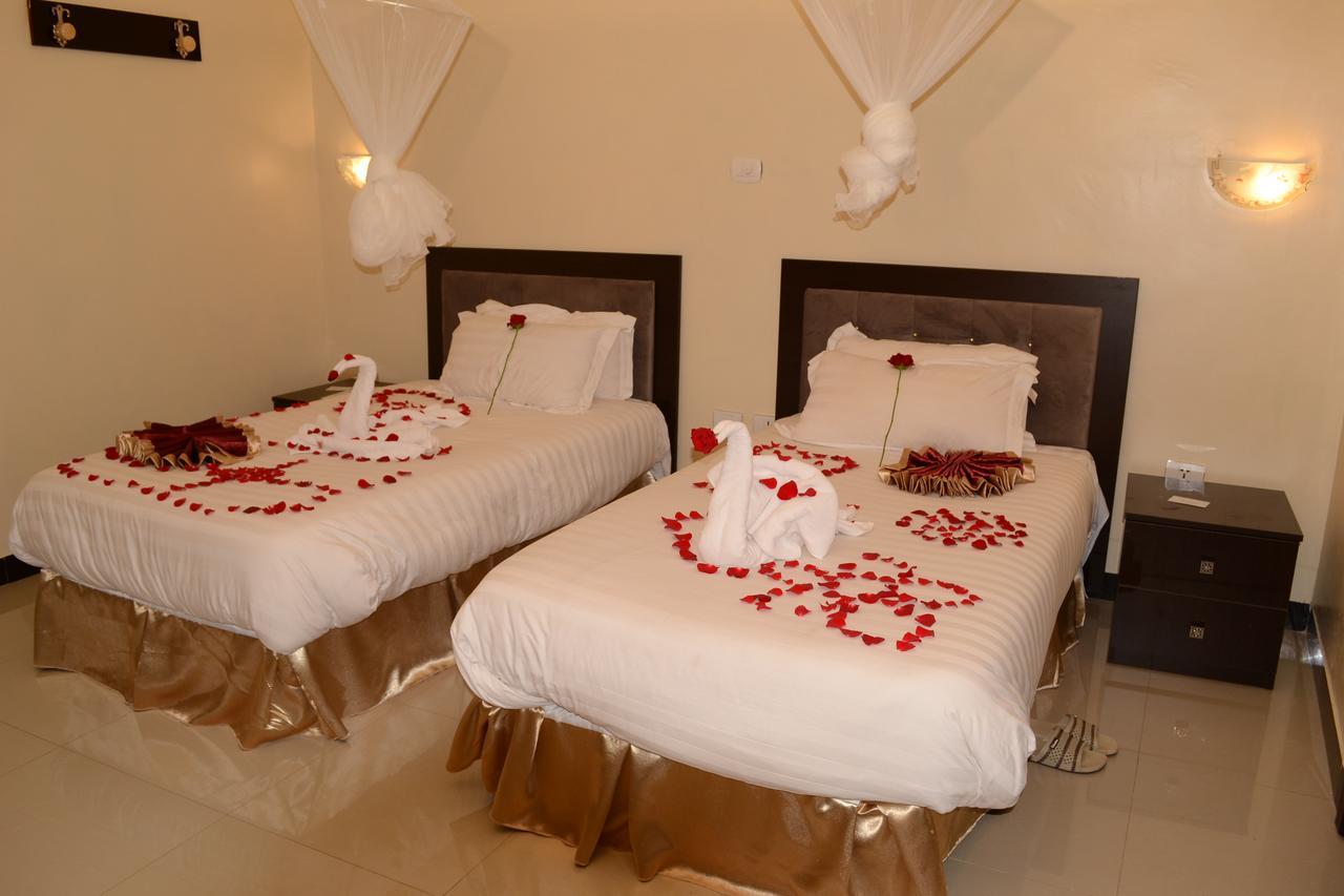 Lakemark Hotel And Tour Service Bahar Dar Esterno foto