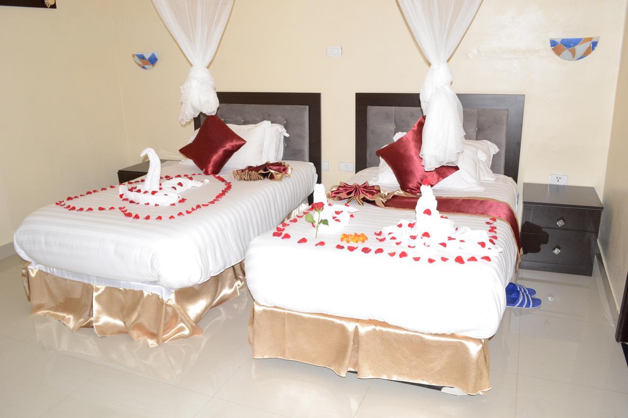 Lakemark Hotel And Tour Service Bahar Dar Esterno foto